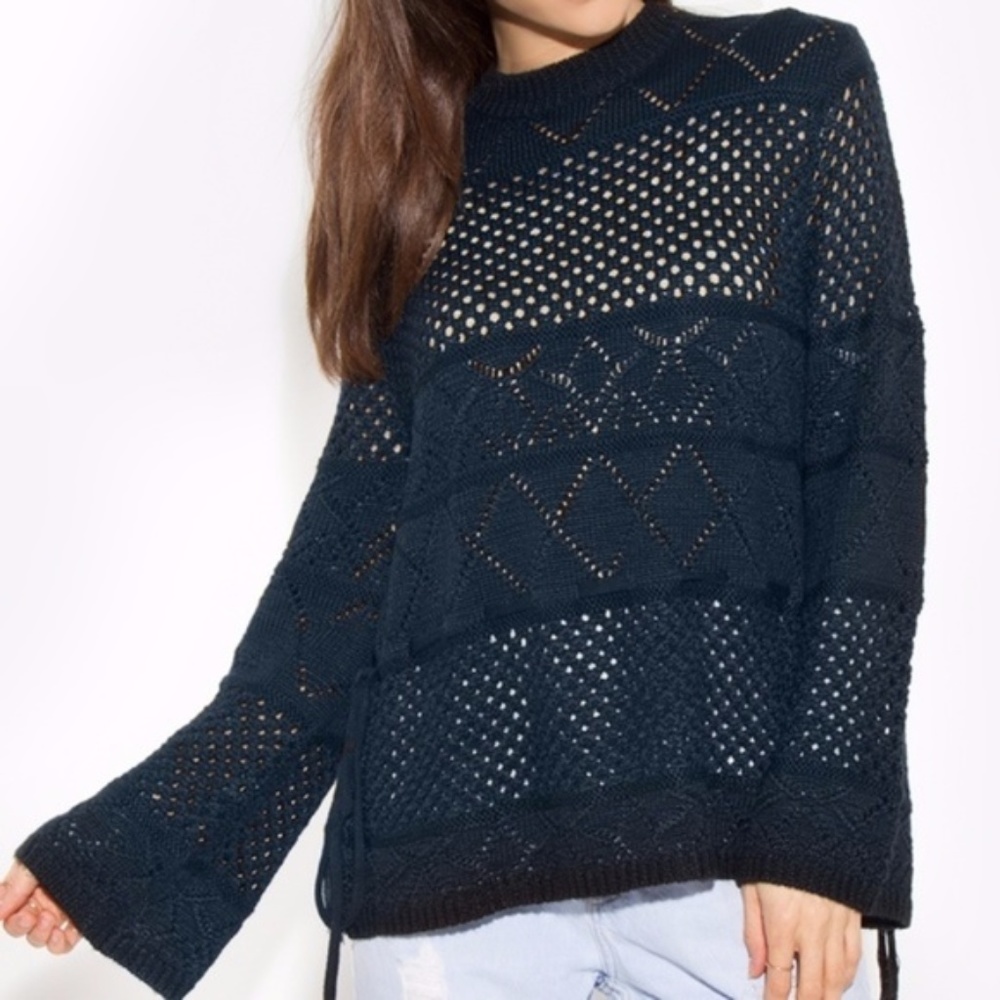 Bella Sweater 🎉4x Host Pick - Picture 3 of 4